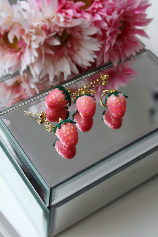 Strawberry Earrings, Dangle Earrings, Realistic Strawberry Earrings, Valentine's Day Gift, Clay Earrings, Summer Earrings, Handmade, Red