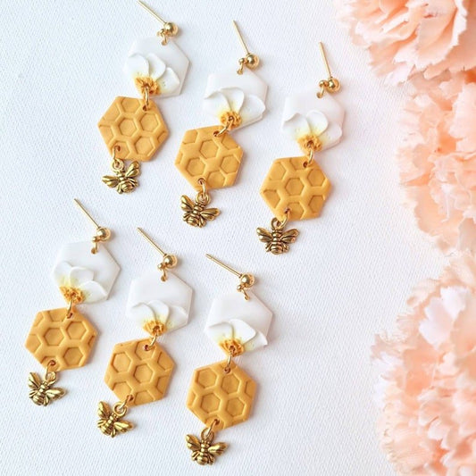 Bee and Daisy Earrings, Polymer Clay Earrings, 18k golden plated studs - Studio Niani