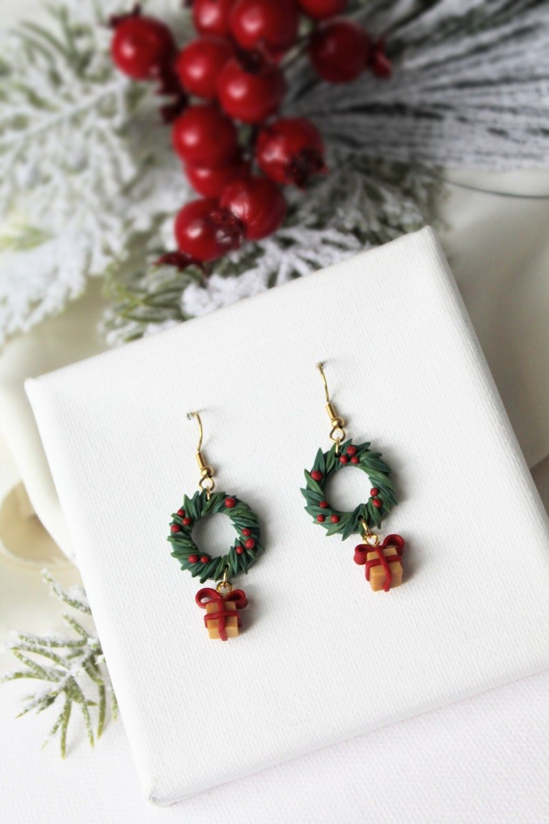 Christmas Earrings, Wreath Earrings, Polymer Clay Earrings, Stainless Steel Hooks - Studio Niani
