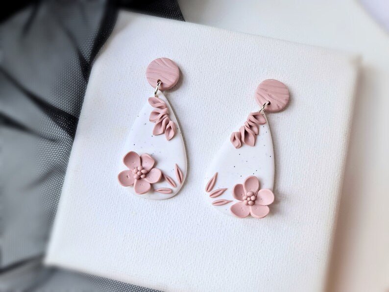 Floral Earrings, Polymer Clay Earrings, Speckles White and Pink color - Studio Niani