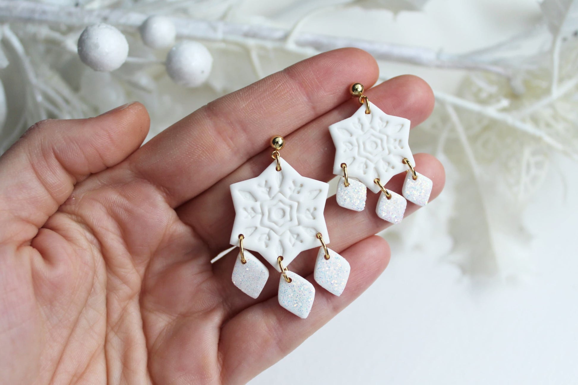 Snowflake Earrings, Polymer Clay Earrings, Winter Earrings, Christmas Earrings, Statement Earrings, Holiday Earrings, White,Glitter,Handmade