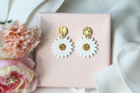 Daisy Earrings, Statement Earrings, White Earrings, Floral Earrings, Polymer Clay Earrings,Spring Earrings,Daisy Statement Earrings,Handmade