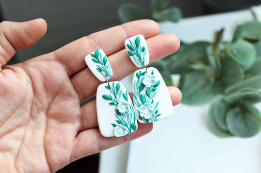 Floral Earrings, Polymer Clay Earrings, Statement Earrings, Clay Earrings, Spring Earrings, Flower Earrings, Floral Dangle Earrings, White