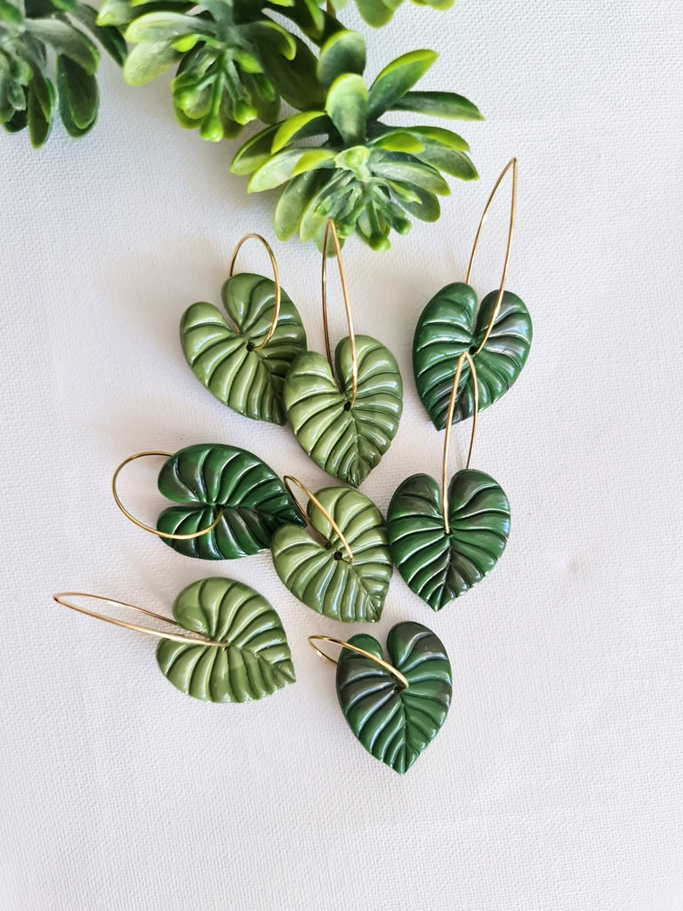 hanging plant earrings Leaf Hoop Earrings, Philodendron Earrings, Polymer Clay Earrings, 18k – Studio Niani