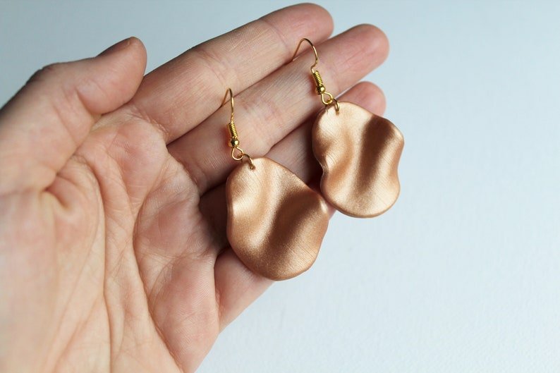Pearl Wave Earrings, Polymer Clay Earrings, Minimalist Earrings - Studio Niani