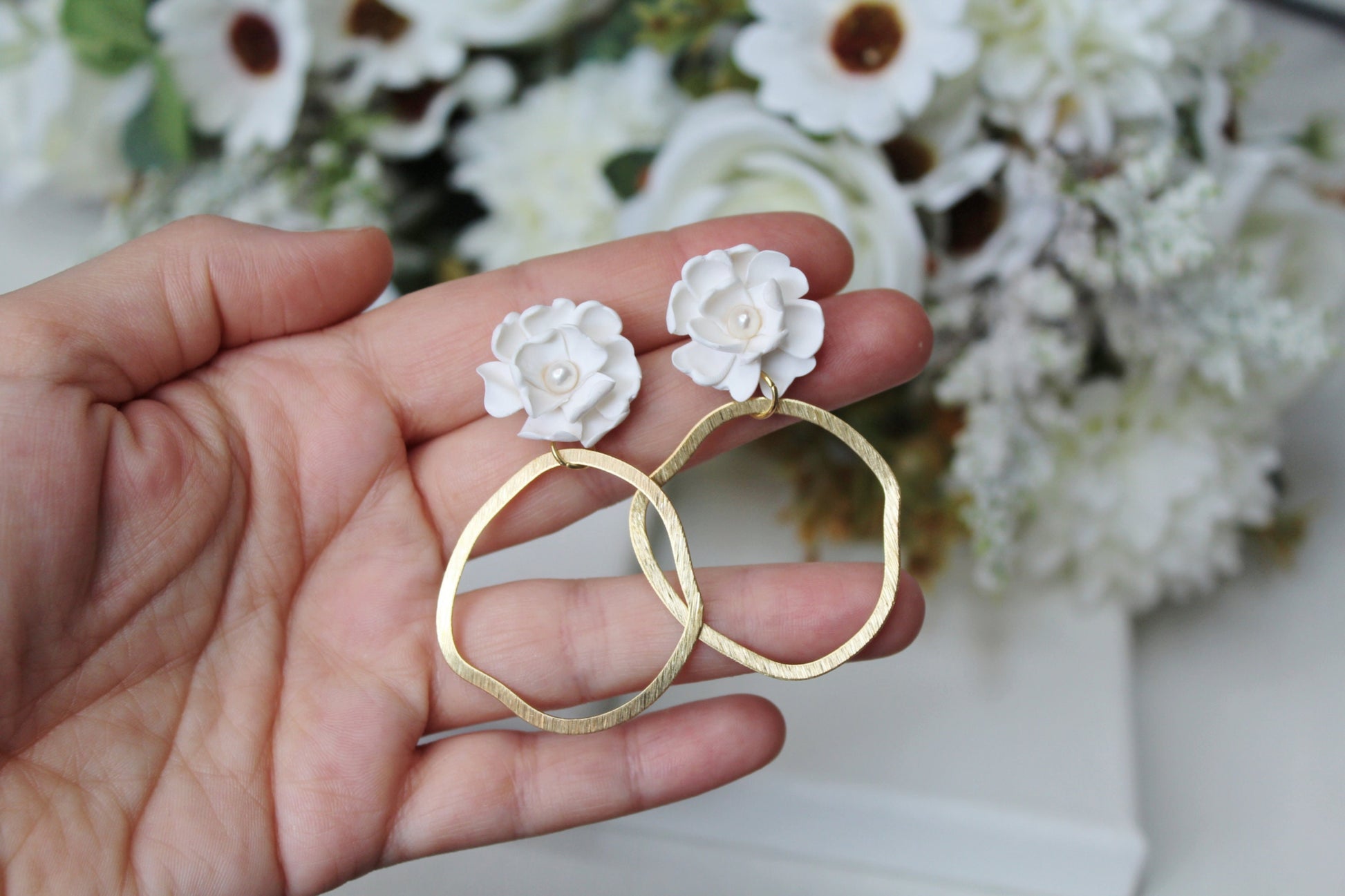 Bridal Flower Earrings, Wedding Earrings, White, Floral Earrings, Flower Earrings, Polymer Clay Earrings, Spring Earrings, Earrings,Handmade