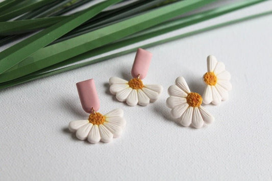 Daisy Earrings, Polymer Clay Floral Earrings, Daisy Statement Earrings - Studio Niani