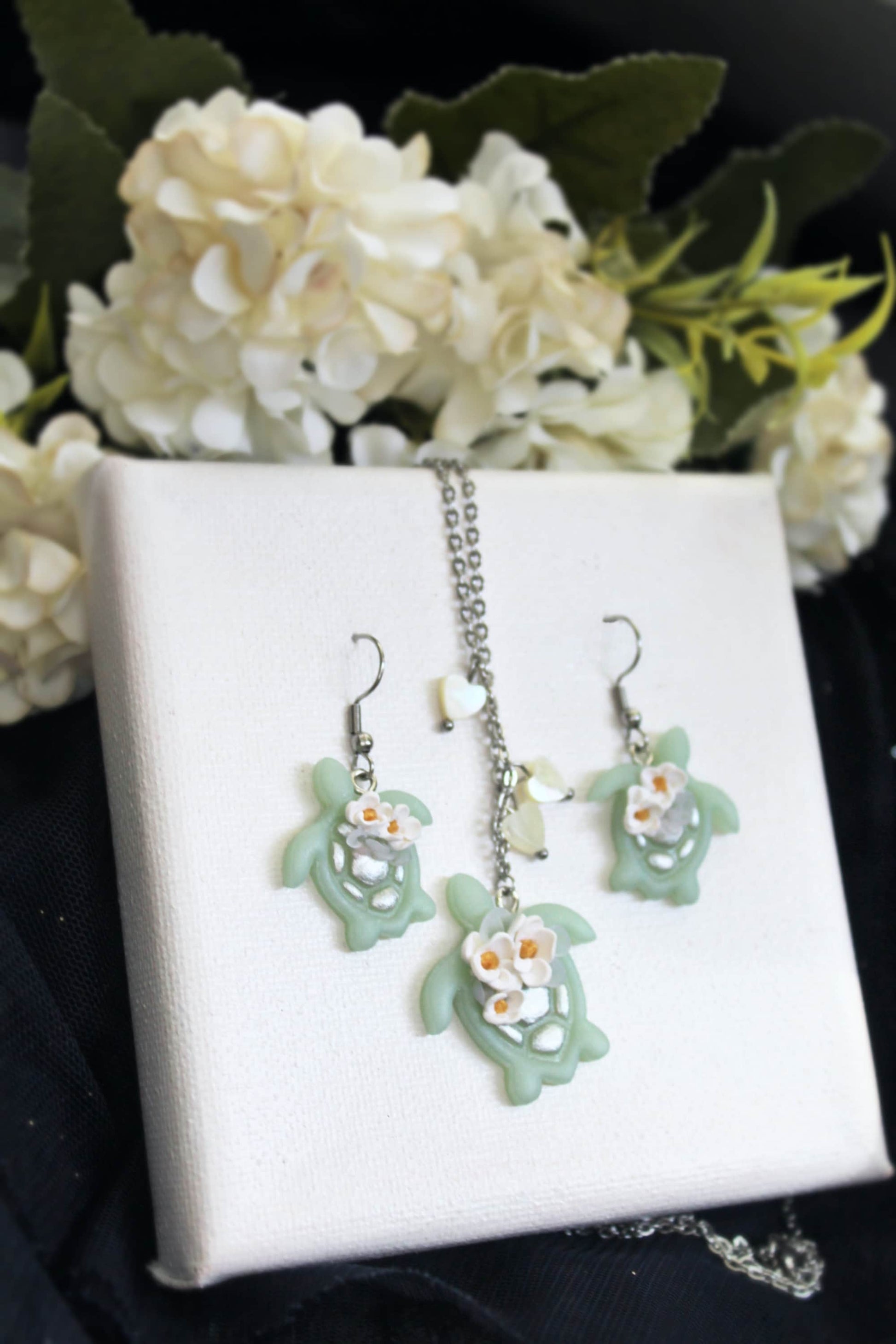 Turtle Earrings, Turtle Polymer Clay Earrings, Summer Earrings, Sea Turtle Earrings, Clay Earrings, Ocean Earrings, Gift for Her, Handmade