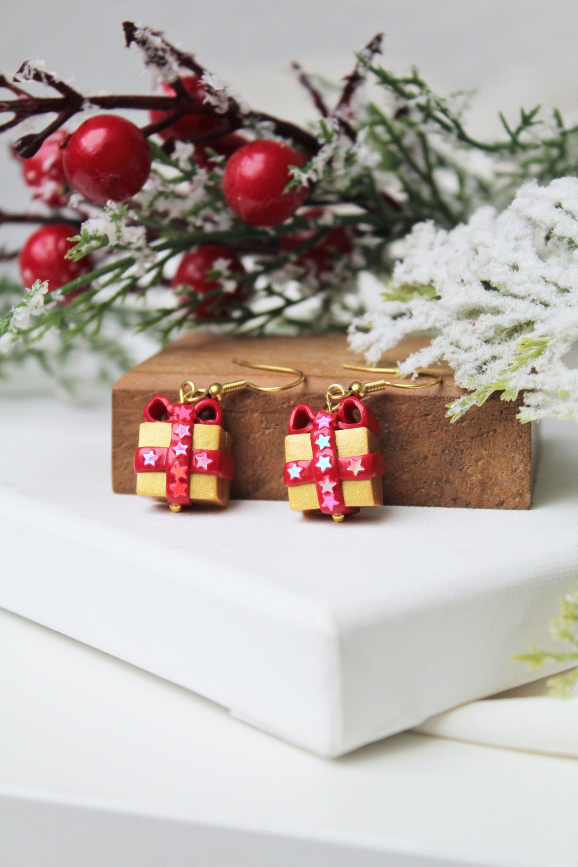 Christmas Earrings, Christmas Present Earrings, Holiday Earrings, Winter Earrings, Polymer Clay Earrings, Clay Earrings, Handmade, Gift